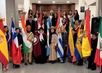 Salta celebra la diversidad cultural con una muestra de trajes típicos de colectividades