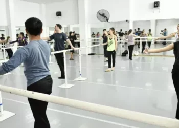 El Ballet de la Provincia estrena “Los colores de la valija” en la Usina Cultural