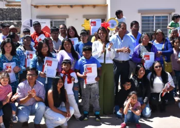 Cachi: 26 familias recibieron las llaves de su casa propia