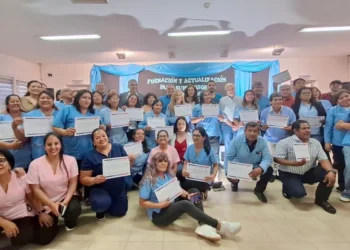 Embarcación: Supervisores de APS recibieron certificados de capacitación en liderazgo
