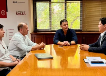 El Quebrachal: Aguas del Norte avanza con la regularización de las conexiones domiciliarias