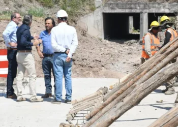 Valle de Lerma: Sáenz verificó los avances de la obra vial de la autopista