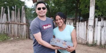 Solidaridad que llega a los barrios: familias de Tartagal reciben leche Nutrilon donada por Urtubey y Macedo