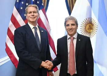 Caputo busca respaldo financiero en Washington y negocia un salvataje con el Tesoro de EE.UU.