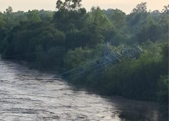 Orán: Sin energía eléctrica por la caída de una torre de alta tensión en Pichanal