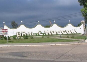 Presentaron oficialmente al jurado del concurso de bandera y escudo de Mosconi