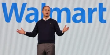 El CEO de Walmart advierte: “La inteligencia artificial cambiará todos los trabajos del mundo”