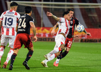 Armani volvió a aparecer en los penales, y River continúa en la Copa Argentina