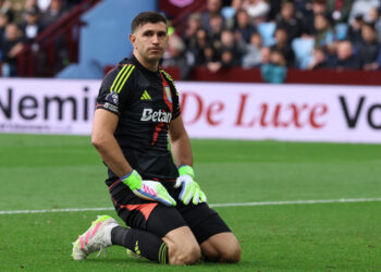 Se frustró el pase del Dibu Martínez al Manchester United y su futuro es una incógnita