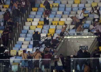 Los hinchas de Lanús también fueron agredidos en Brasil