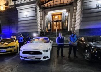 Cayó una banda que contrabandeaba autos de lujo y los alquilaba a artistas