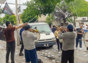 Trabajadores de Telecom se manifiestan en Salta contra despidos y sanciones arbitrarias