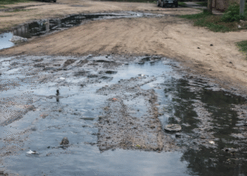 Derrame cloacal sin control en Tartagal: vecinos de San Lucas denuncian días de abandono y olores insoportables