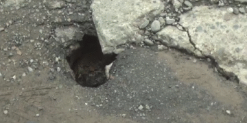 Calles al borde del colapso en Tartagal: hundimientos, pérdidas cloacales y una gestión que no da respuestas