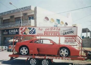 Cuando el vino en cartón sorteó una Ferrari: marketing extremo y la postal de una Argentina desigual