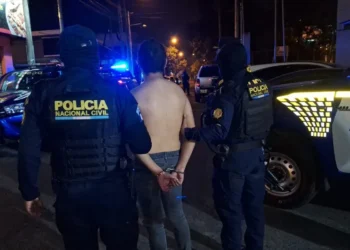 Guatemala vive su primer día en estado de sitio y recuerda a 9 policías asesinados