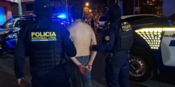 Guatemala vive su primer día en estado de sitio y recuerda a 9 policías asesinados