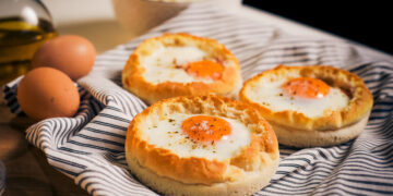Huevos al horno en pan de molde: desayuno fácil, sabroso y listo en minutos