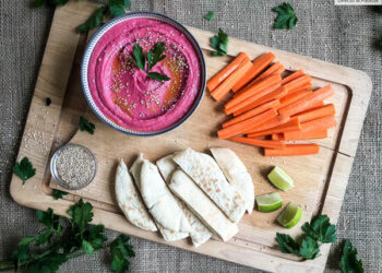 🌸 Hummus rosa casero: fácil, saludable y muy cremos
