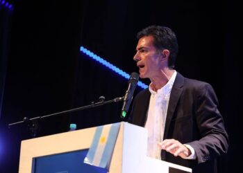 🇦🇷 Urtubey protagoniza el lanzamiento de una nueva agrupación “Primero la Patria” y llama a llenar las urnas de votos peronista para frenar el saqueo de Argentina