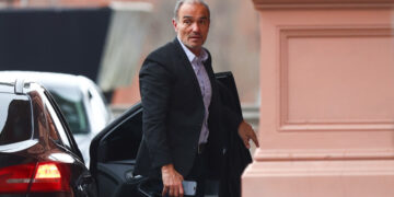 🕶️ Lule Menem reaparece con aire triunfal tras escándalo de coimas