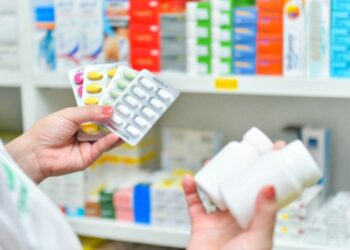 La ANMAT prohibió un medicamento y dos aceites de oliva por riesgos sanitarios