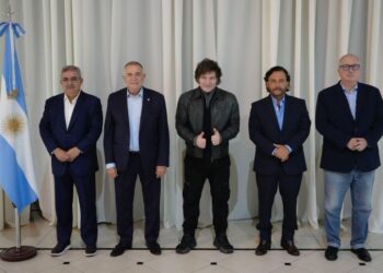 🤝 Milei consolida su alianza con algunos gobernadores tras la victoria parlamentaria