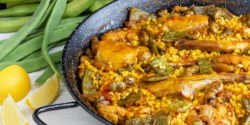 Paella de carne: una receta sabrosa para compartir y lucirte el finde