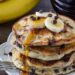 Pancakes de banana y chocolate: el desayuno más esponjoso y tentador