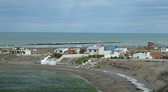 Horror en Chubut: hallaron un cuerpo atado y envuelto en una frazada cerca de una playa