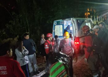 Rescatan a cuatro personas extraviadas en un cerro de San Lorenzo