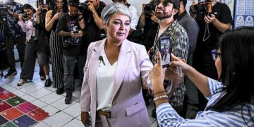 Elecciones en Chile: Un triunfo de Jara que será cuesta arriba en el balotaje