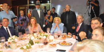 La elegante noche de Mirtha Legrand en una gala solidaria en Mar del Plata: doble vestuario, shows y emoción