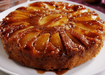 Torta de manzana sin harina ni azúcar: fácil y económica en temporada de frutas