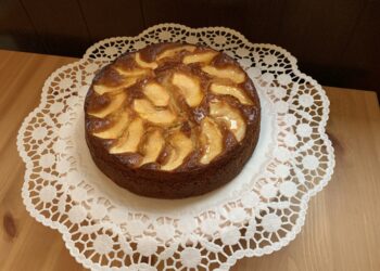 Torta sin harina con yogur: un postre saludable en minutos