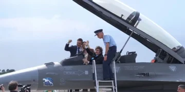 Argentina recibe los F-16: celebración oficial, dudas sobre costos y prioridades