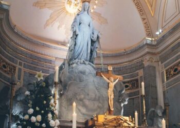 La devoción a la Medalla Milagrosa revive cada 27 de noviembre en la fe popular