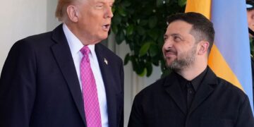 Donald Trump presiona a Zelensky para buscar un acuerdo con Rusia y sostiene que está en contacto con líderes de Europa