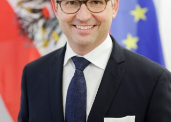 La Unión Europea endurece la política migratoria