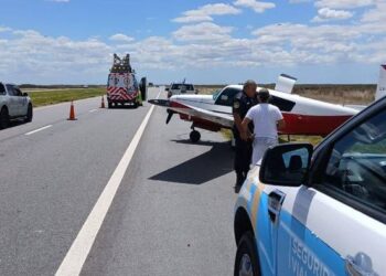 📰 ✈️ Avioneta realiza aterrizaje de emergencia en ruta hacia Pinamar y genera demoras en el tránsito