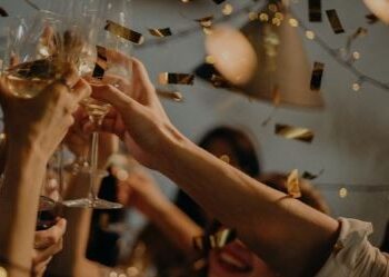 Salud con conciencia: cómo evitar excesos en las fiestas de fin de año