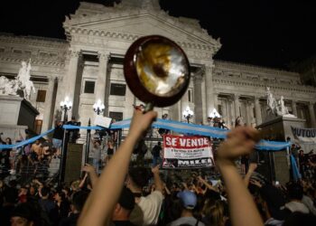 📢 Movimientos sociales y gremios preparan un diciembre de protestas contra el Gobierno de Milei