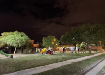 La Municipalidad mejora la iluminación en barrio Libertad con nuevas luminarias LED