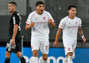Barracas Central pasó a los cuartos de final del Torneo Clausura