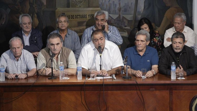 Cruce de chicanas: la alegría de Macri por trabajar versus la tristeza de la CGT por el desempleo