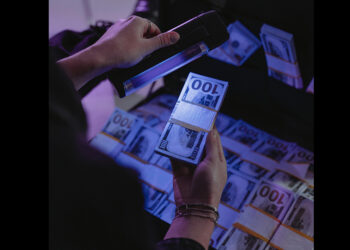 Viajes al exterior: cuánto dinero se puede llevar y cómo declararlo