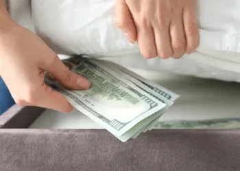 💵 Dólar bajo el colchón: los argentinos compraron más de u$s21.000 millones en la era Milei pese al esfuerzo del gobierno por evitarlo