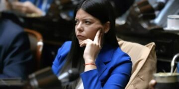 Denuncian viaje de lujo a Dubai de la diputada Emilia Orozco con fondos públicos