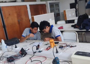 Salta avanza con un Plan de Alfabetización en Inteligencia Artificial para escuelas primarias y secundarias