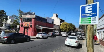 Concejales avanzan en la actualización del precio del estacionamiento medido y crece la tensión con permisionarios